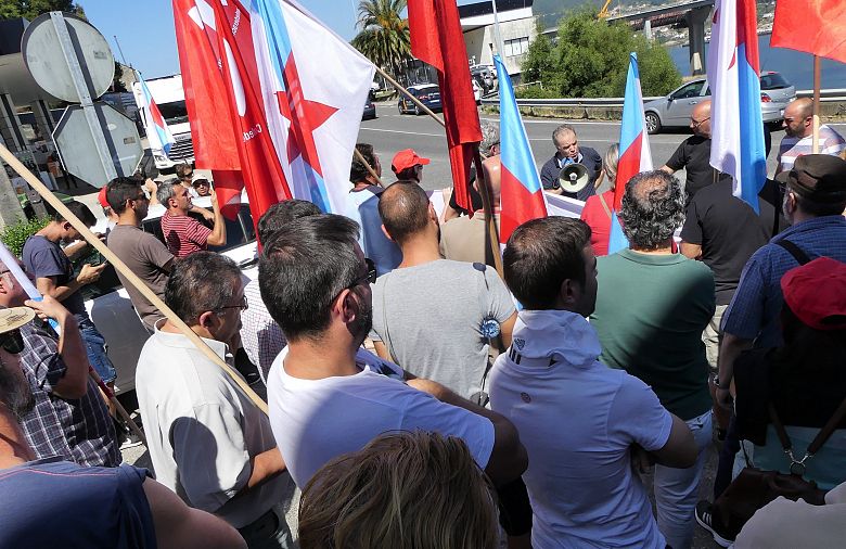 17-07-13 OcupacionOficinasUTEponteRande22.JPG